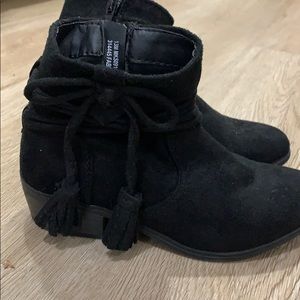 Girls ankle boots, by Sugar